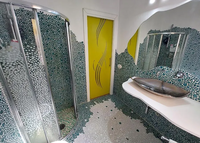 לינה וארוחת בוקר Marina אולביה